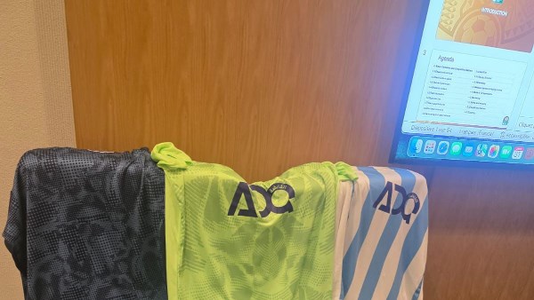 بيراميدز بالزي الرسمي أمام نهضة بركان في دوري أبطال أفريقيا غدا