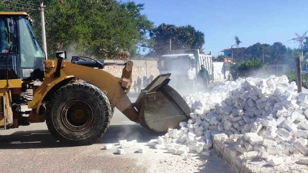 محافظ أسوان: لن نتهاون فى مواجهة البناء العشوائى والتعدى على أراضى الدولة في فترة الإنتخابات
