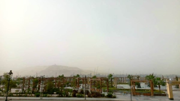 عاصفة ترابية 