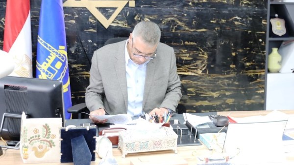 محافظ أسوان