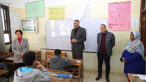 جولة محافظ أسوان