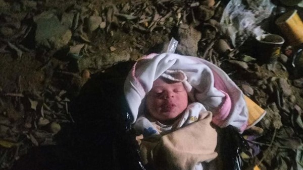 الطفل الرضيع