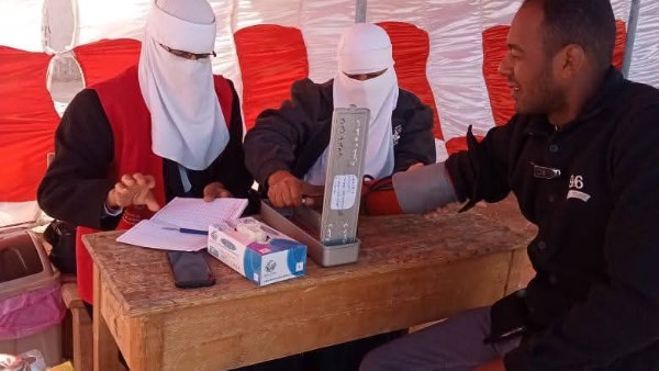 فحص طبي للناخبين