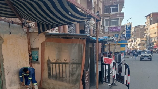 تنظيف محيط الكنائس