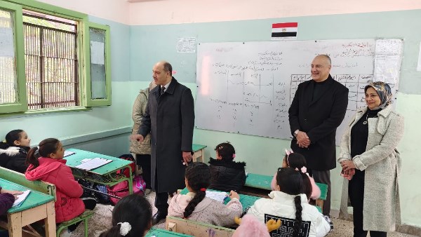وكيل الوزارة يتفقد المدارس