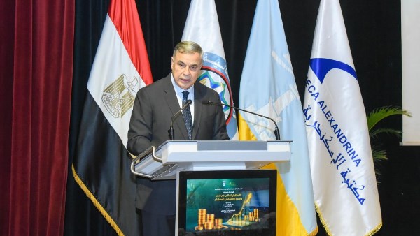 الفريق أحمد خالد