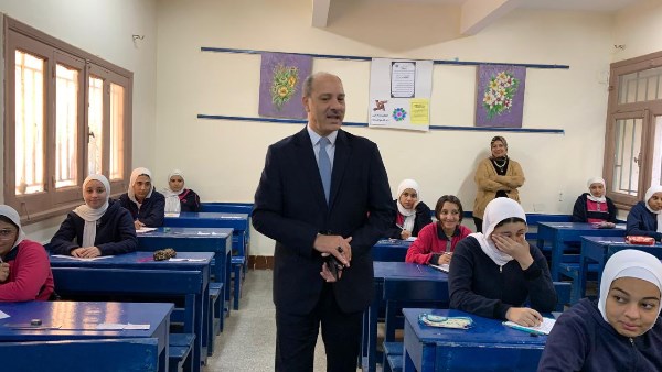 الدكتور عربي أبوزيد يتابع أعمال الامتحانات