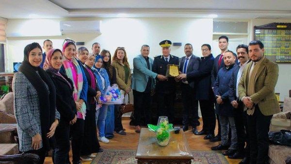 وفد شبابي يهنئ رجال الشرطة بعيدهم