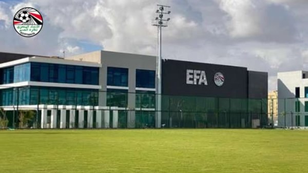 اتحاد الكرة ينعي والد عصام عبد الفتاح