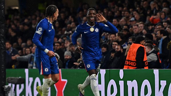 تغريم تشيلسي 150 ألف جنيه إسترليني بسبب زجاجة تغريم تشيلسي 150 ألف جنيه إسترليني بسبب زجاجة