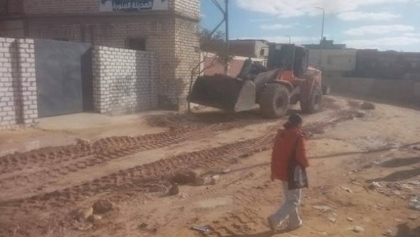 خلال اصلاح الكسر وتهميد الطريق