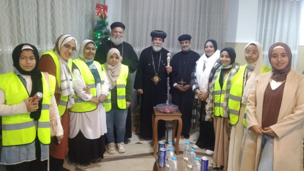 ذوى الاحتياجات الخاصة  يقدمون التهنئة للاقباط