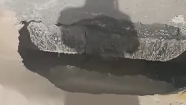 هبوط ارضى بطريق مطروح اسكندرية الساحلى 