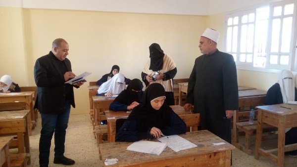 مدير ازهر مطروح خلال الجولة 