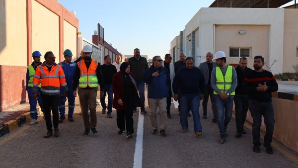خلال جولة نائب رئيس  الشركة القابضة على محطات التحلية