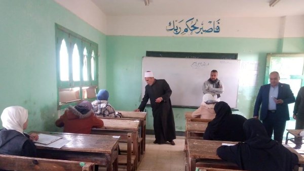 مدير ازهر مطروح خلال الجولة 