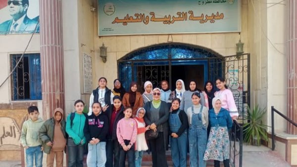 مدير  تعليم مطروح  خلال اللقاء مع الطلاب 