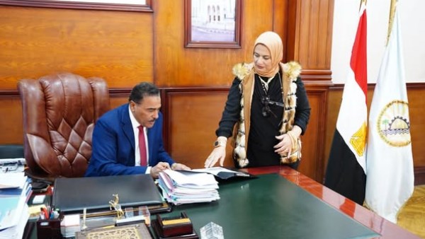 مدير تعليم ومحافظ مطروح 