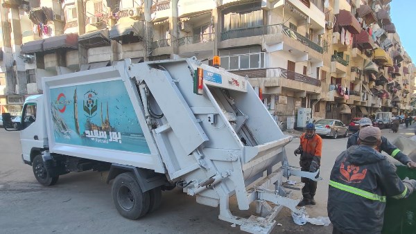 محافظ بورسعيد يؤكد مواصلة شركة النظافة أعمالها ويشدد على التصدى للنباشين| صور