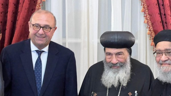 رئيس غرفة بورسعيد يترأس وفدًا لتقديم التهنئة للأخوة المسيحيين بمناسبة عيد الميلاد المجيد