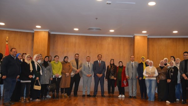 رئيس جامعة بورسعيد يكرم فرق العمل المختلفة تقديرًا لعطاء 2025 وتتويجًا لعام حافل بالإنجازات