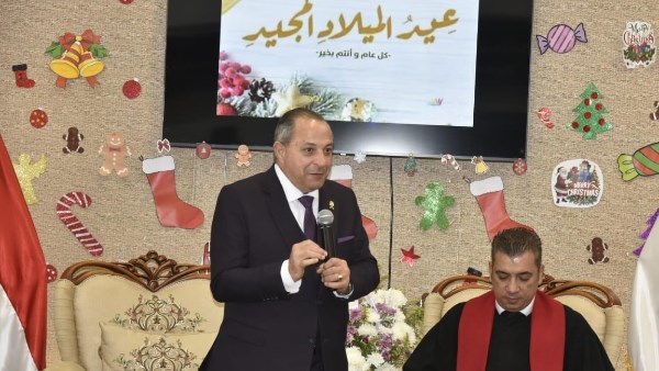 محافظ بورسعيد يشارك شركاء الوطن احتفالاتهم بعيد الميلاد 