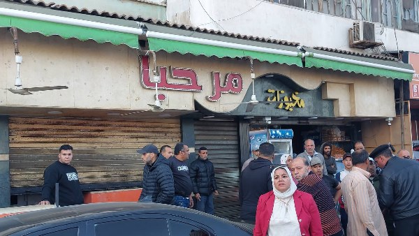 بعد تحويل نشاطه لفرن دون الرجوع للحي.. رئيس ضواحي بورسعيد تمهل صاحب ماركت 24 ساعة لتقديم رخصة | شاهد 