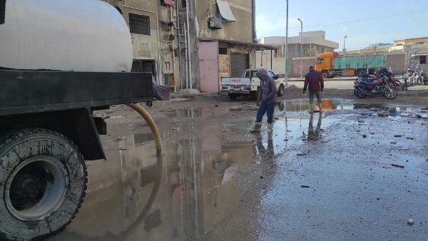 تزامناً مع اضطراب حالة الطقس..تكثيف أعمال سحب مياه الامطار من شوارع ومناطق زهور بورسعيد 
