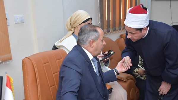 اجتماع موسع لمحافظ بورسعيد بسلام مصر لتابعة مستوى الخدمات المقدمة للمواطنين