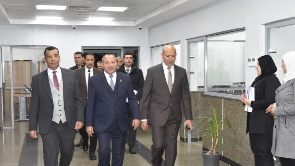 محافظ بورسعيد يترأس اجتماع مجلس إدارة المنطقة الحرة 