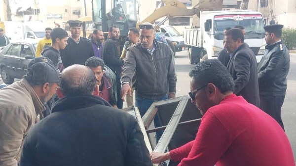 ضواحي بورسعيد يلاحق المتعدين على أملاك الدولة 