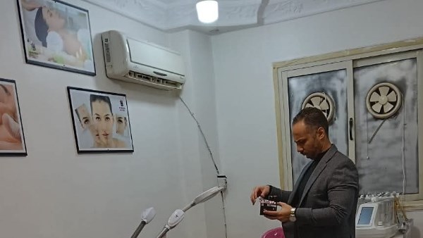 ضبط مهندسة انتحلت صفة طبيب جلدية 