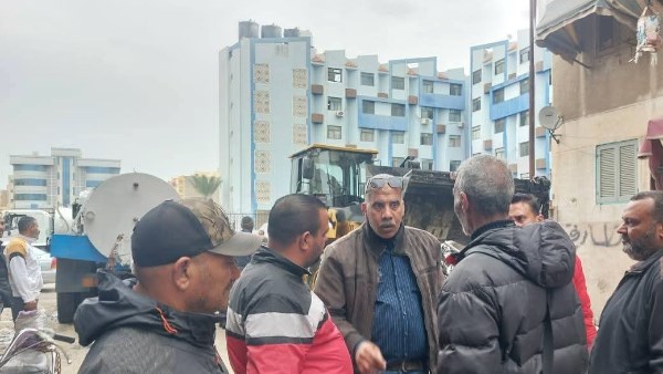 رئيس ضواحي بورسعيد يستجيب لسكان السيدة نفيسة 