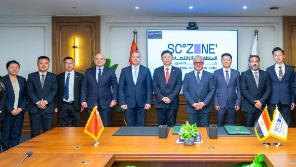 اقتصادية قناة السويس توقع عقد مشروع شركة "CNCEC" الصينية لتصنيع خطوط إنتاج "الصودا آش" بالسخنة