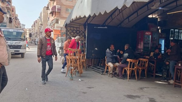 حملات مكثفة لإزالة الإشغالات والتعديات بحي الضواحي ببورسعيد.. شاهد