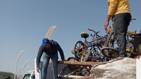 مصادرة اشغالات على كورنيش بورسعيد 