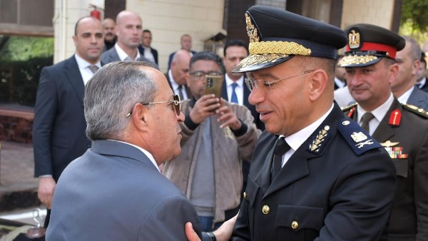 محافظ بورسعيد يزور قوات الأمن ويقدم التهنئة بالذكرى 74 لعيد الشرطة