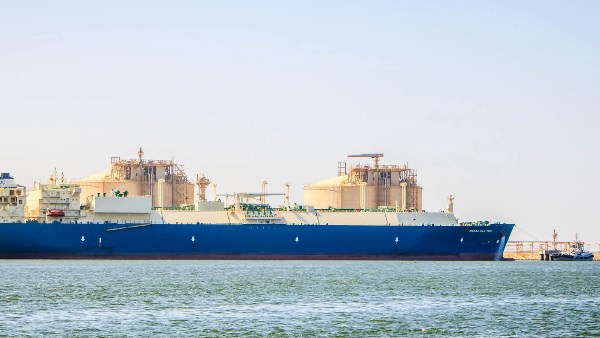 ميناء دمياط