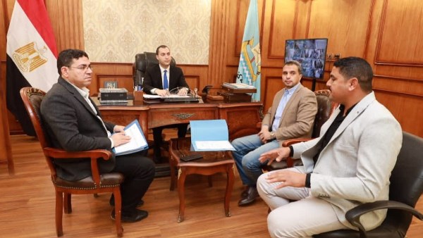 كفر الشيخ .. بحث عدد من طلبات وشكاوى المواطنين | صور