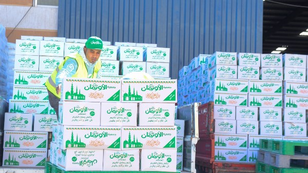لتوزيعها في رمضان.. تجهيز وتعبئة 35 ألف كرتونة مواد غذائية بكفر الشيخ