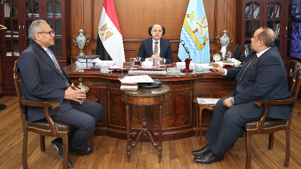 وكيل «تضامن النواب» يبحث مع محافظ كفر الشيخ طلبات المواطنين | صور