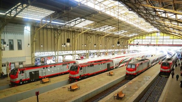 قطارات السكك الحديدية 