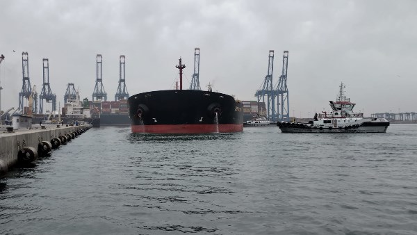 ميناء دمياط 