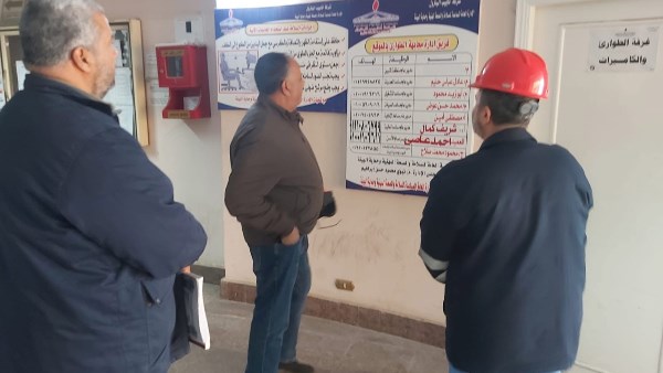 رئيس هيئة البترول يجرى زيارة غير مخططة لمنطقة أنابيب البترول بالتبين