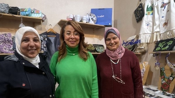 الدكتورة غادة والي تزور جناح المجلس القومي للمرأة بمعرض «ديارنا» بالجونة