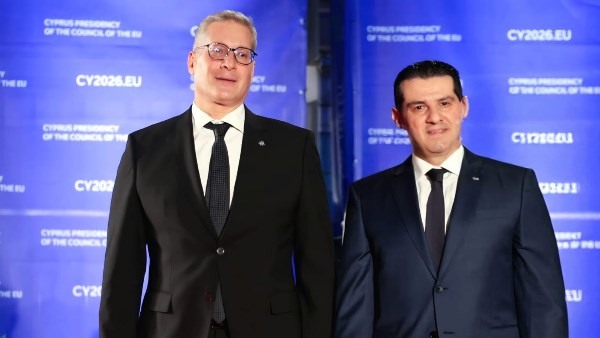 وزير البترول والثروة المعدنية يلتقى نظيره القبرصي