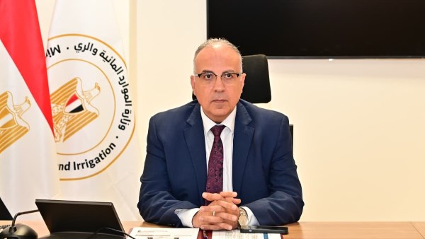 وزير الموارد المائية والري 