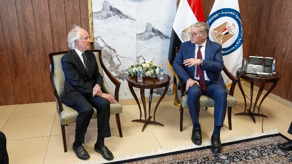 وزير البترول والثروة المعدنية يلتقي وفداً من مجموعة “هانتر آند كو” الأسترالية للتعدين