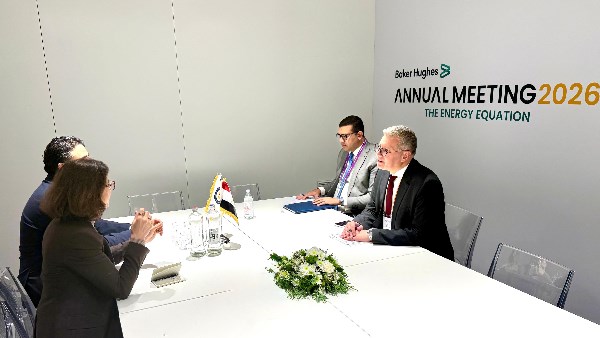 وزير البترول يبحث زيادة فرص التعاون مع شركة Bureau Veritas بمجالات السلامة وحماية البيئة 