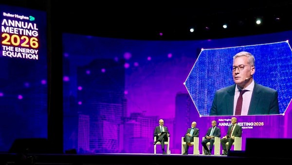  وزير البترول : مصر تمضي بخطوات ثابتة لدعم دورها كمركز إقليمي للطاقة